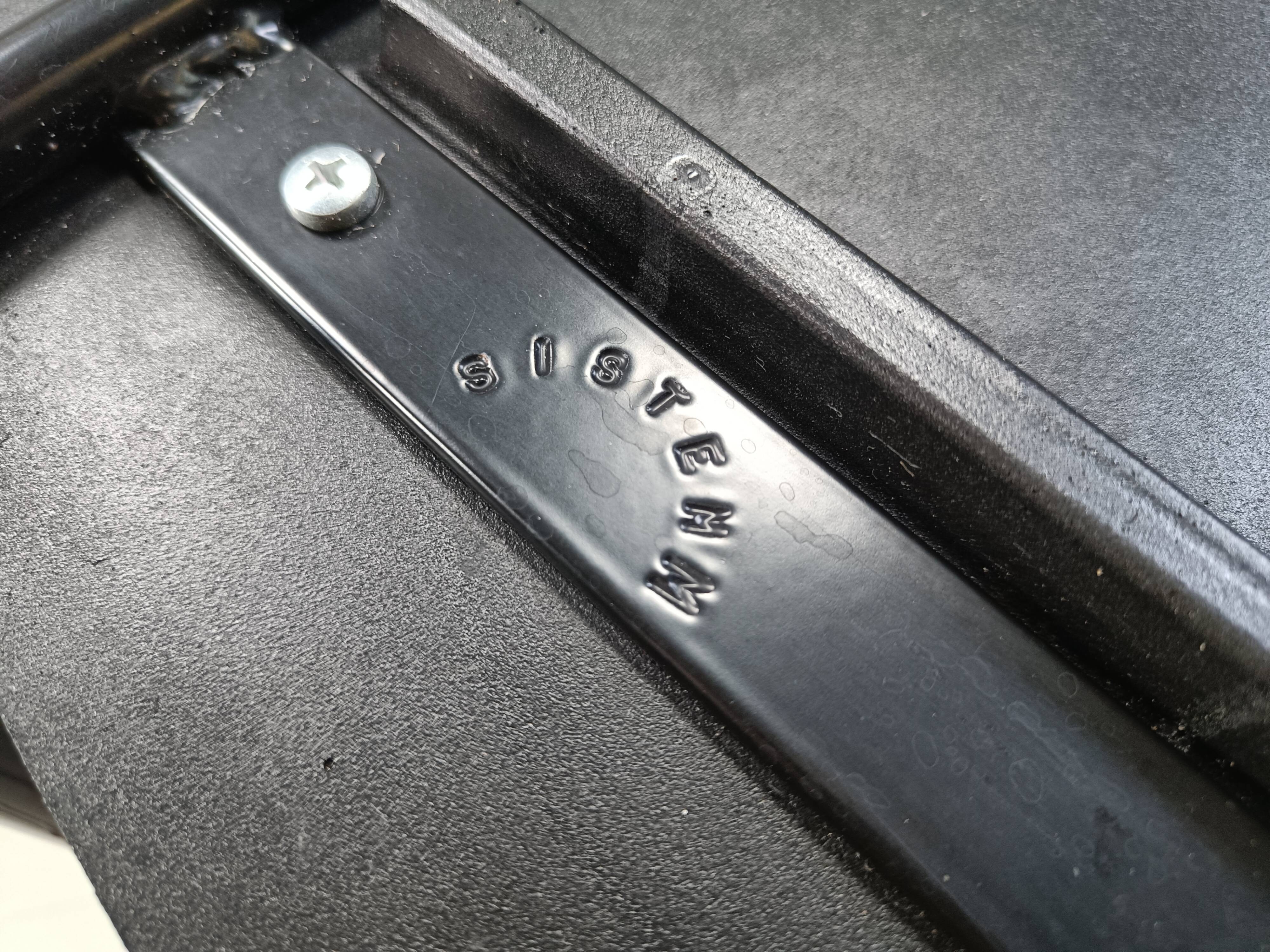 Chaises de salle à manger italiennes postmodernes par Lexis, années 1990