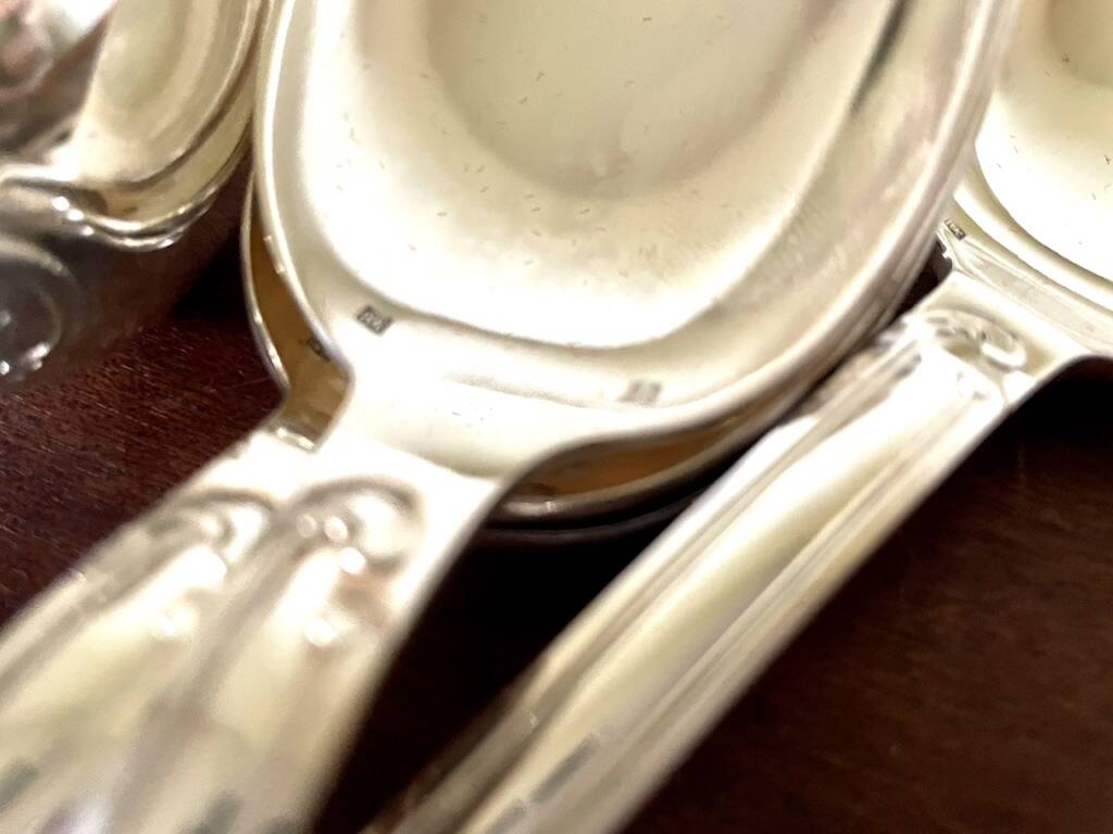 36-piece silver-plated cutlery set