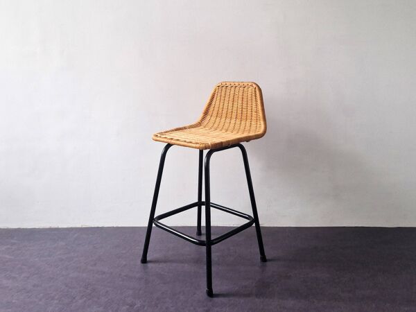 Tabouret bas modèle en osier et métal par Rohé Noordwolde, Pays-Bas 1960