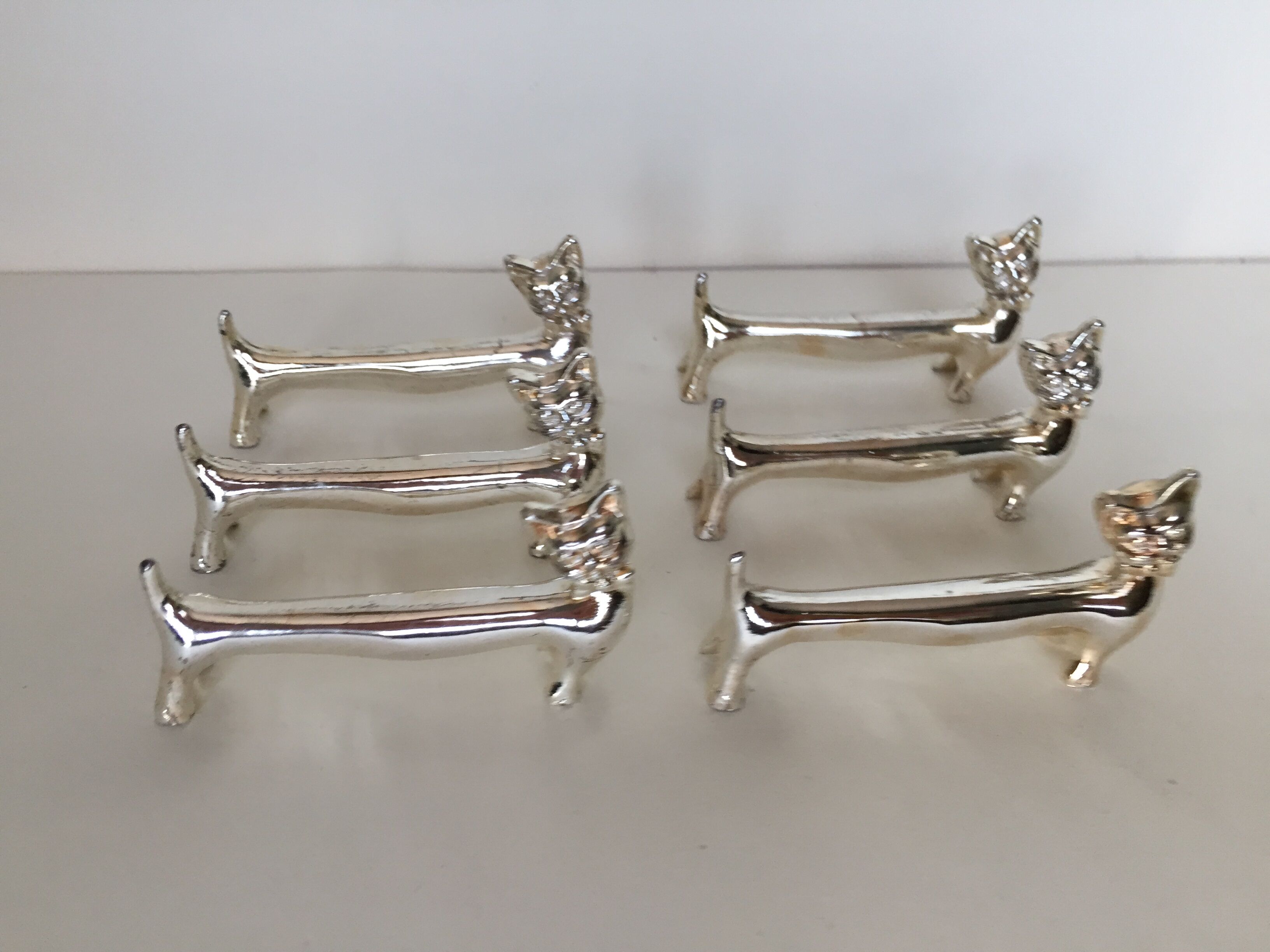 Set of 6 door silver metal knives