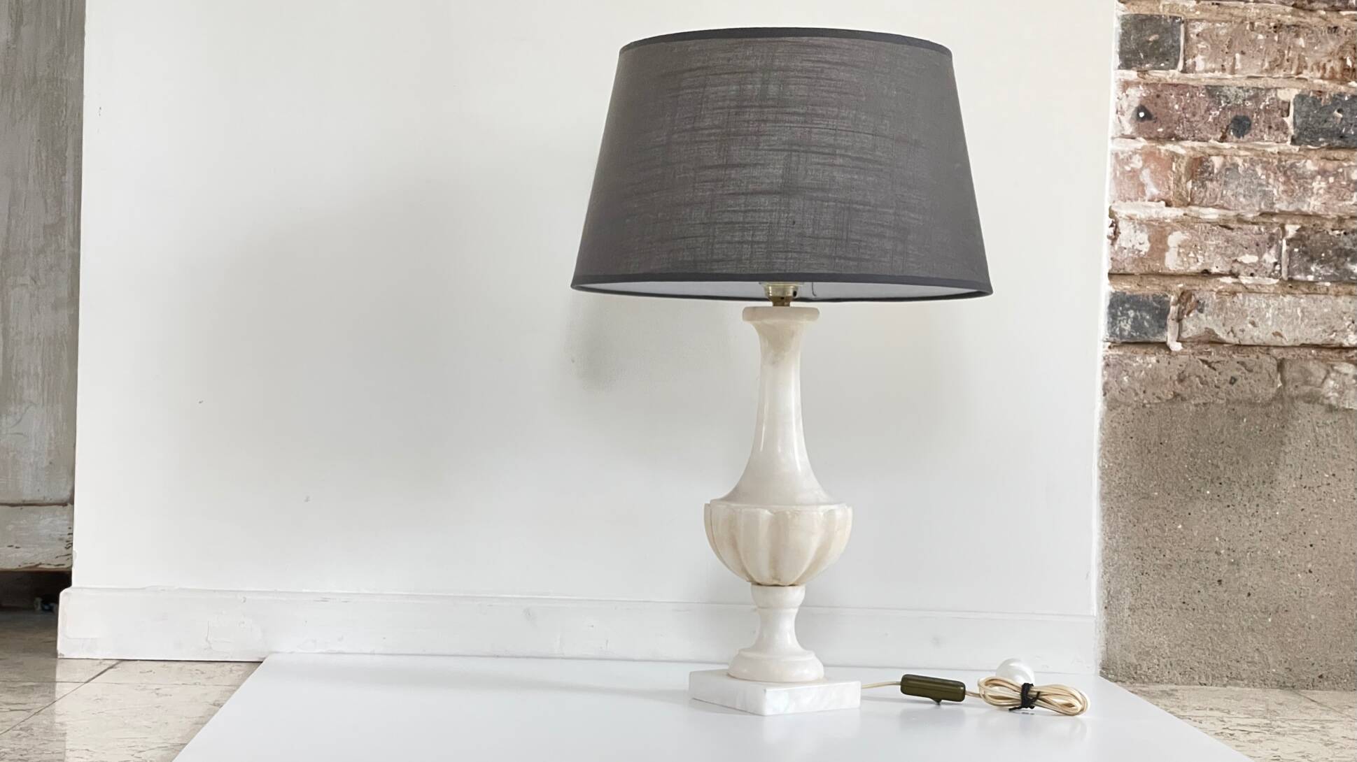 ALABASTER Stone LAMP Vintage MEDICIS Shape