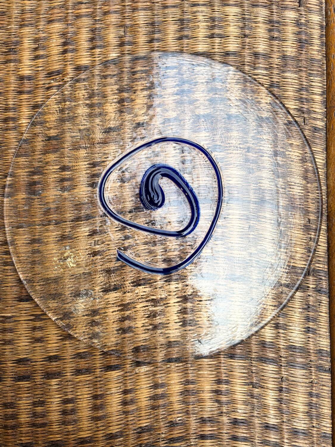 8 vintage blown glass plates with swirl decoration