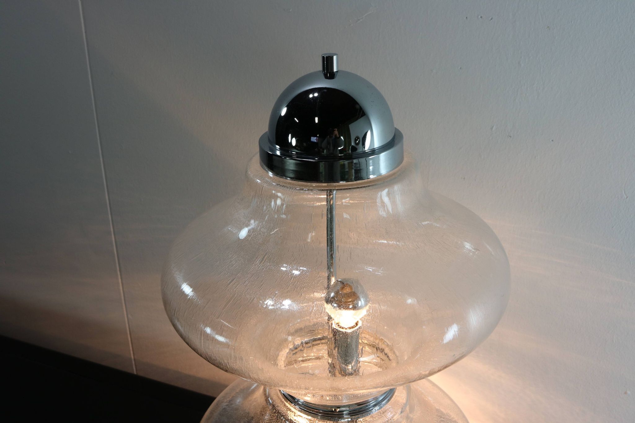 Lampe de table en verre design des années 60 italienne