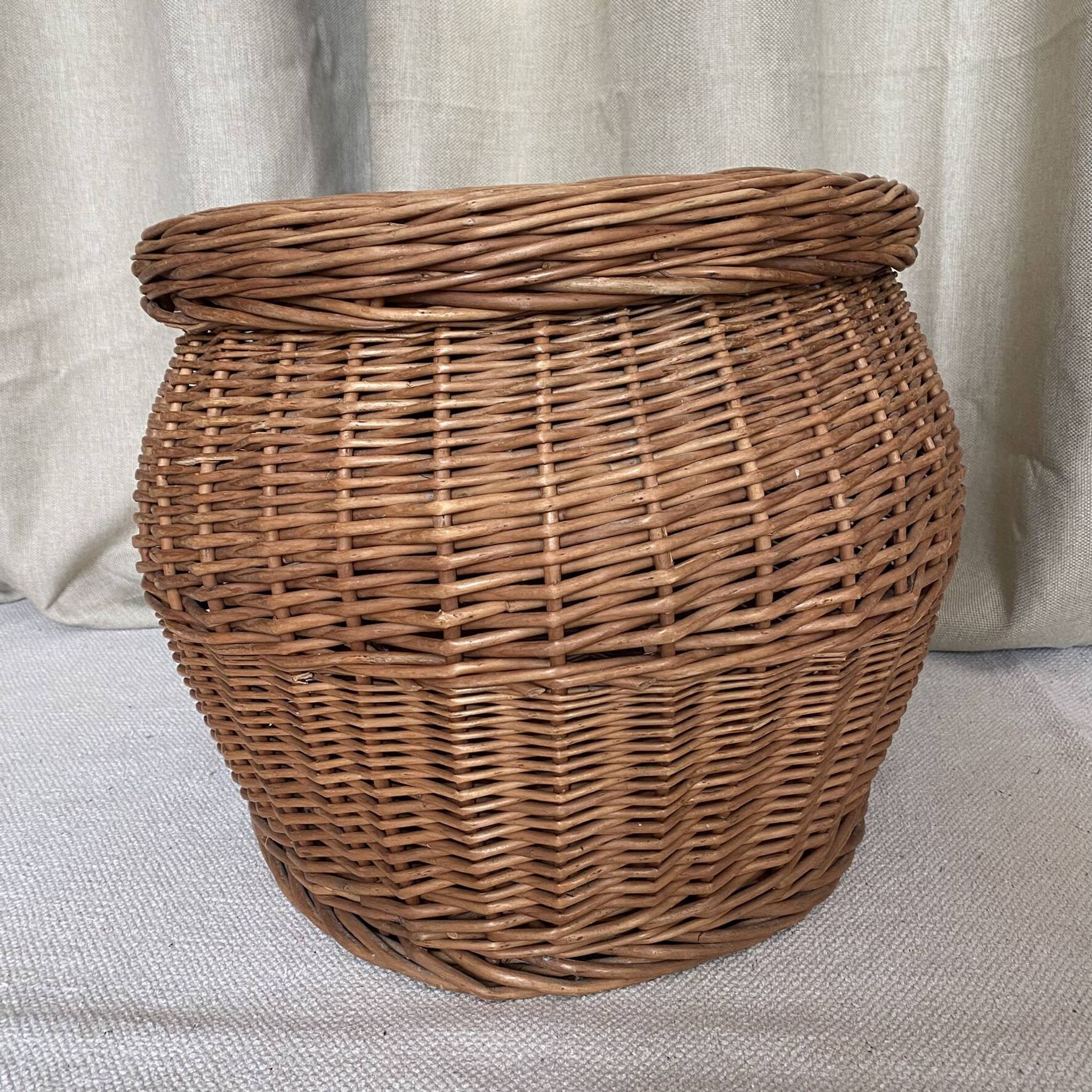 Rattan storage pouffe from the 60s-70s.