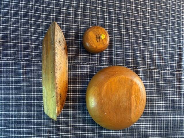 pair of teak dishes and boat shell in beech - Sweden 1950s/60s