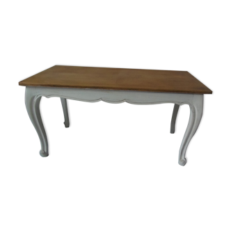 Table low old style Louis XV oak patina base Pearl gray waxed finish, plateau oak protected with 3 coats of acrylic varnish Matt. A second life for this old table revisited in a family house spirit.