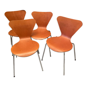 Chaises de cuisine en multipli