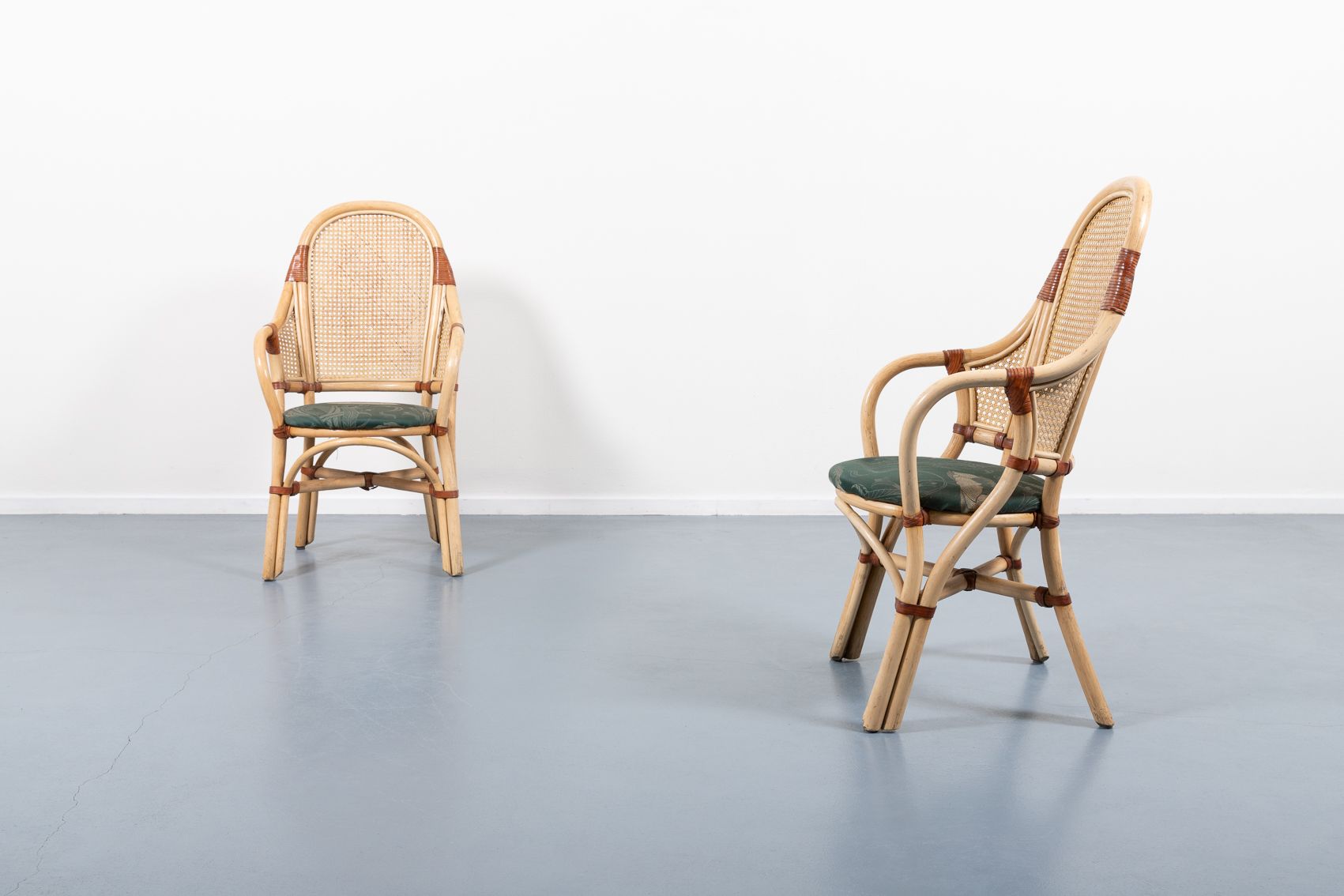 Ensemble de 6 chaises d’intérieur / d’extérieur vintage 1970