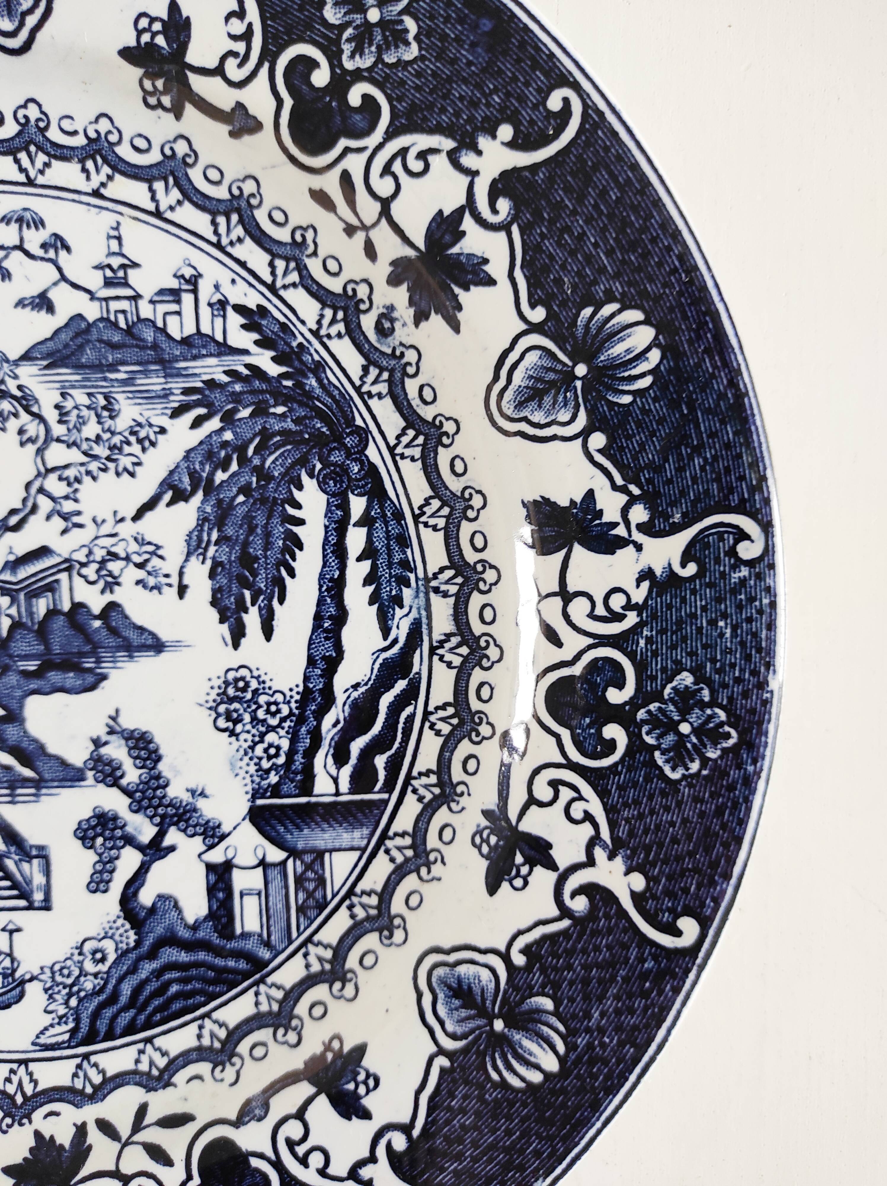 Plate asian decor Petrus regout Maastricht