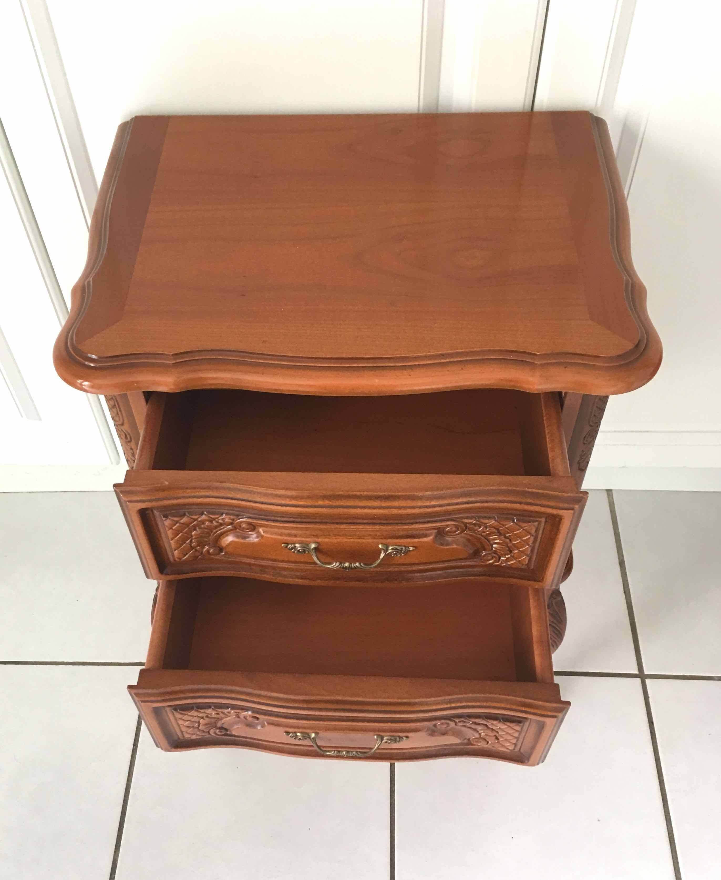 2 Louis XV style bedside tables with drawers and cabriole legs, 1960
