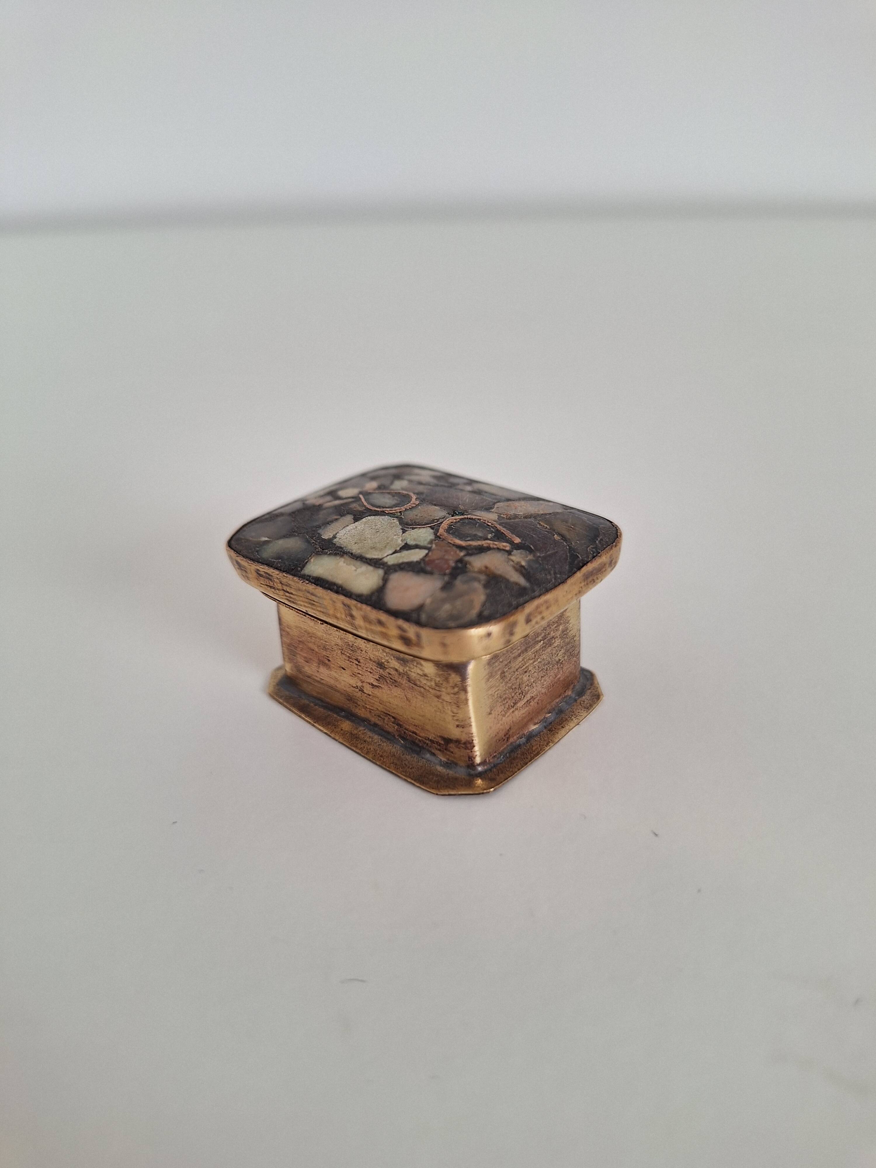 Vintage rectangle ring box