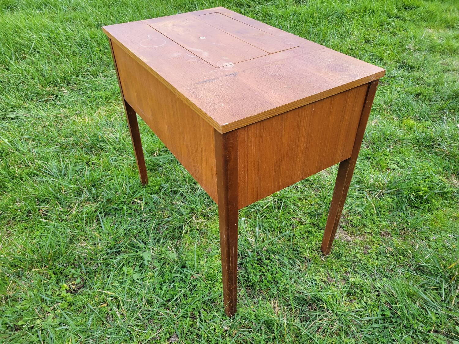 Scandinavian table