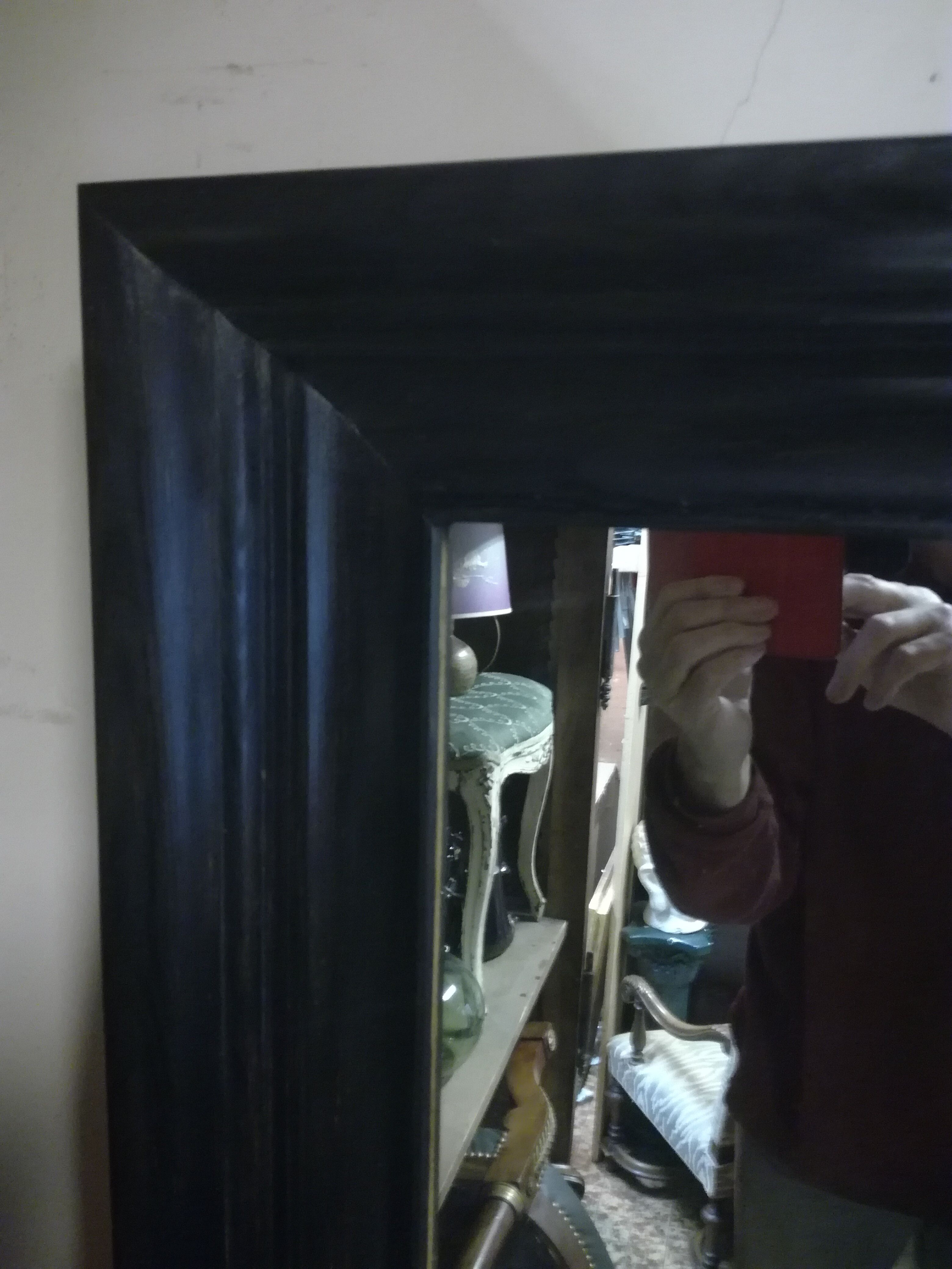 Mirror black wood color