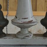 Lampe en bois patiné gris - ancien élément décoratif