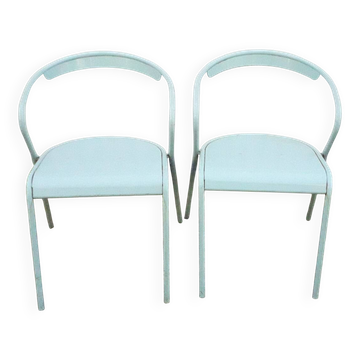 2 metal chairs
