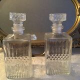Paire de carafes en verre et cristal