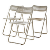 Chaise pliante en métal blanc