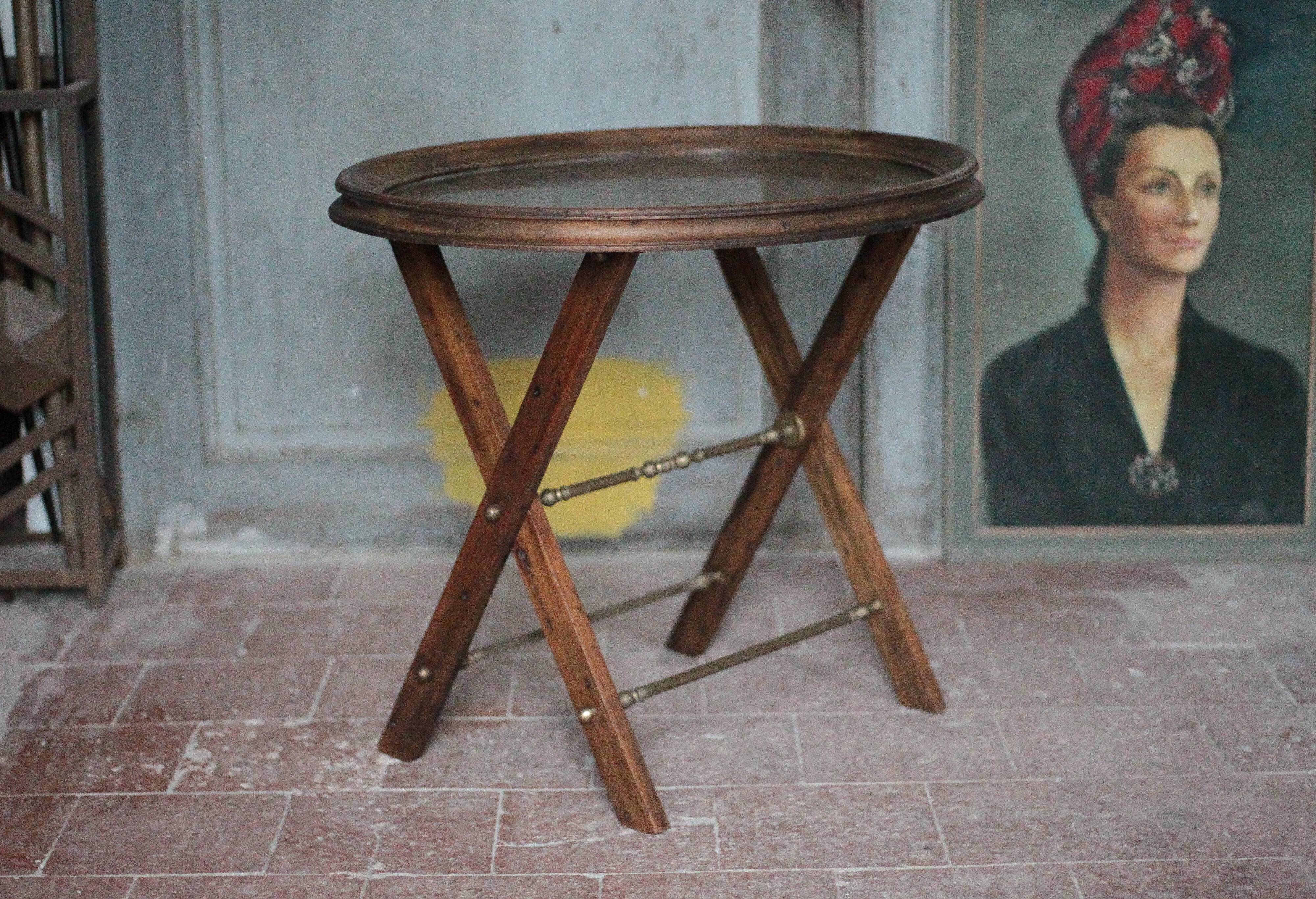 Small folding coffee table with a wooden top and brass in the Napoléon III style.