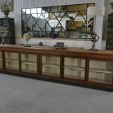 Grand comptoir/enfilade de métier avec portes coulissantes vitrées