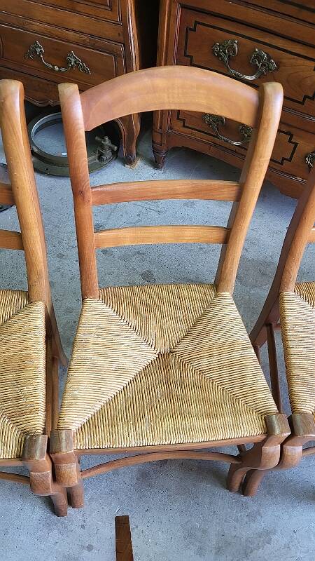SET OF 6 DINING ROOM OR KITCHEN CHAIRS IN RESTAURANT STYLE IN WALNUT