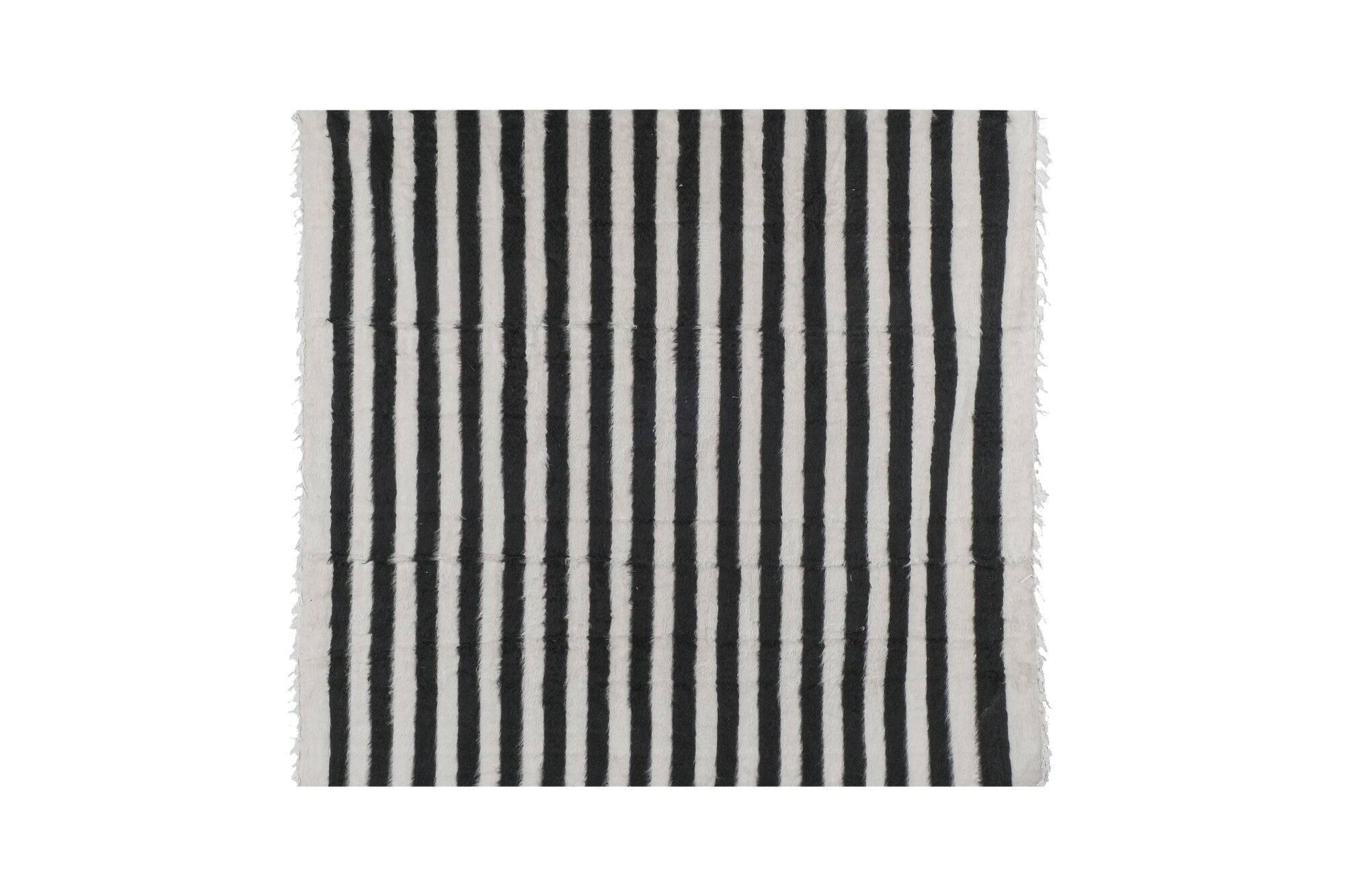 Vintage Turkish kilim, handwoven, 223x239 cm.