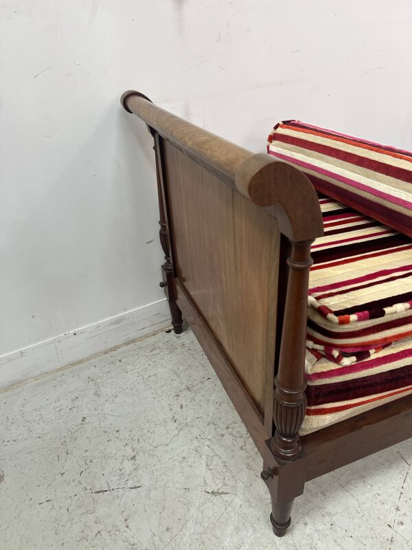 Banquette lit de repos de style Louis XVI en acajou XIX siècle