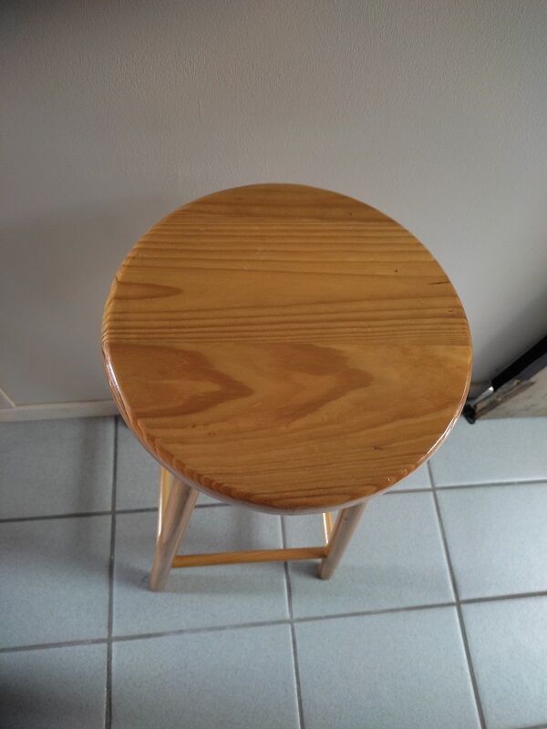 Top bar stool varnished wooden seat round