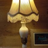 Lampe de salon rétro 1950 albâtre / laiton abat jour soie ecru