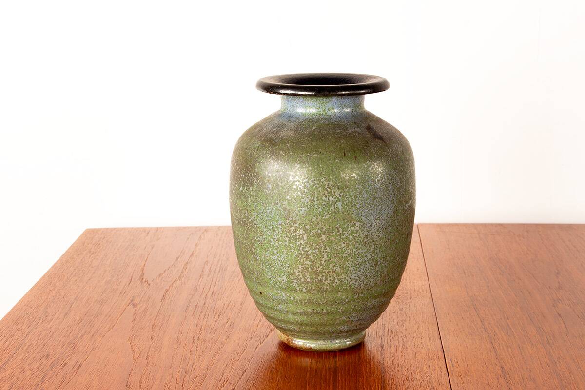 Art Deco vase, in green glazed stoneware, Roger Guérin 1930.