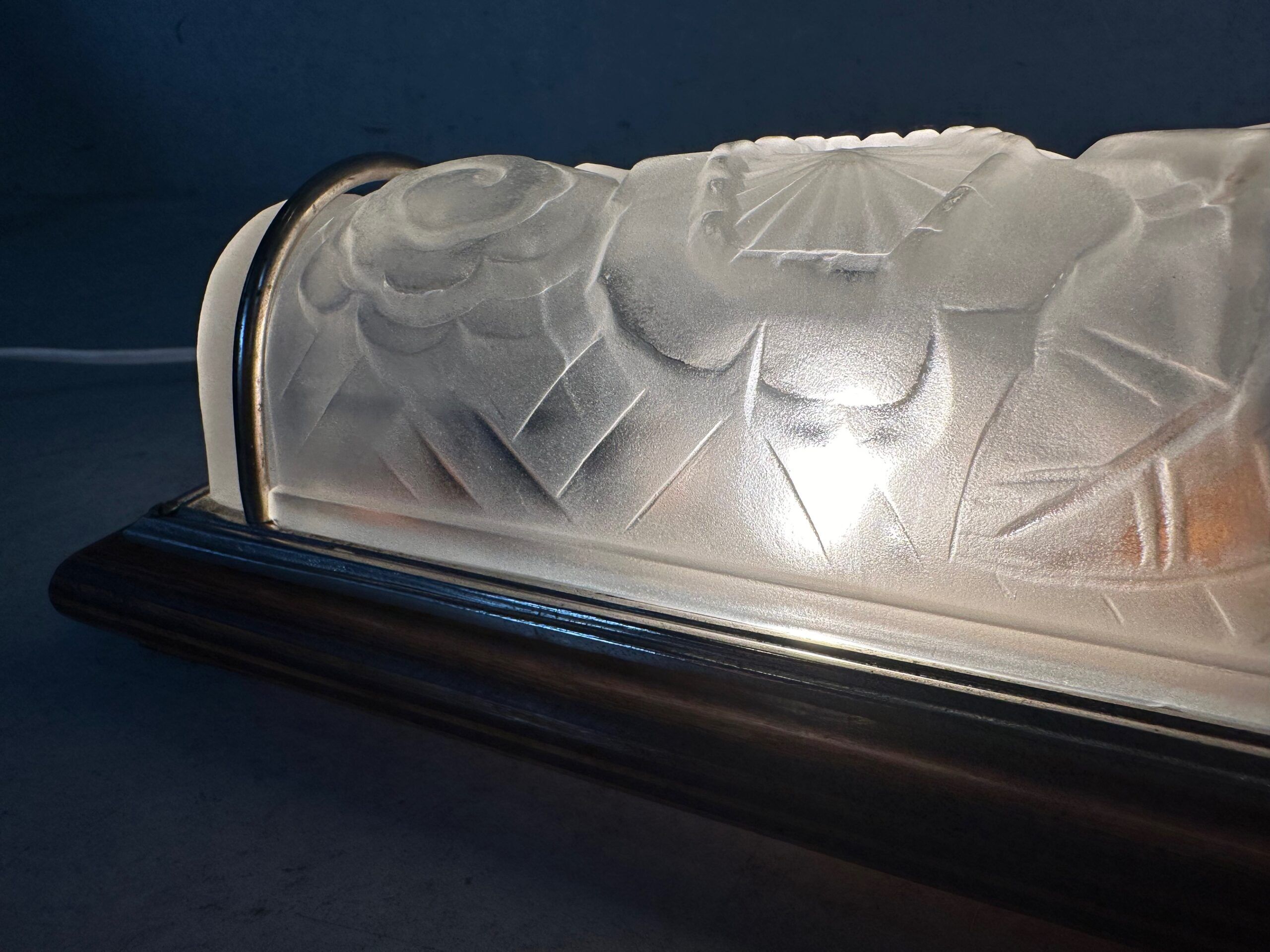 Art nouveau wall lamp
