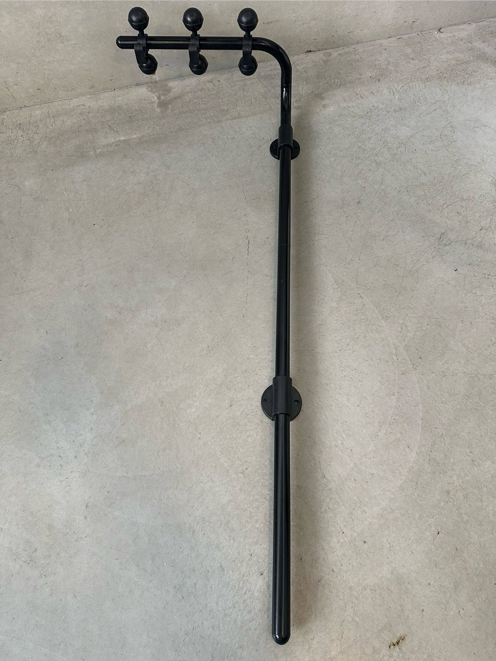 Design Giro wall coat rack – Magis – 1978