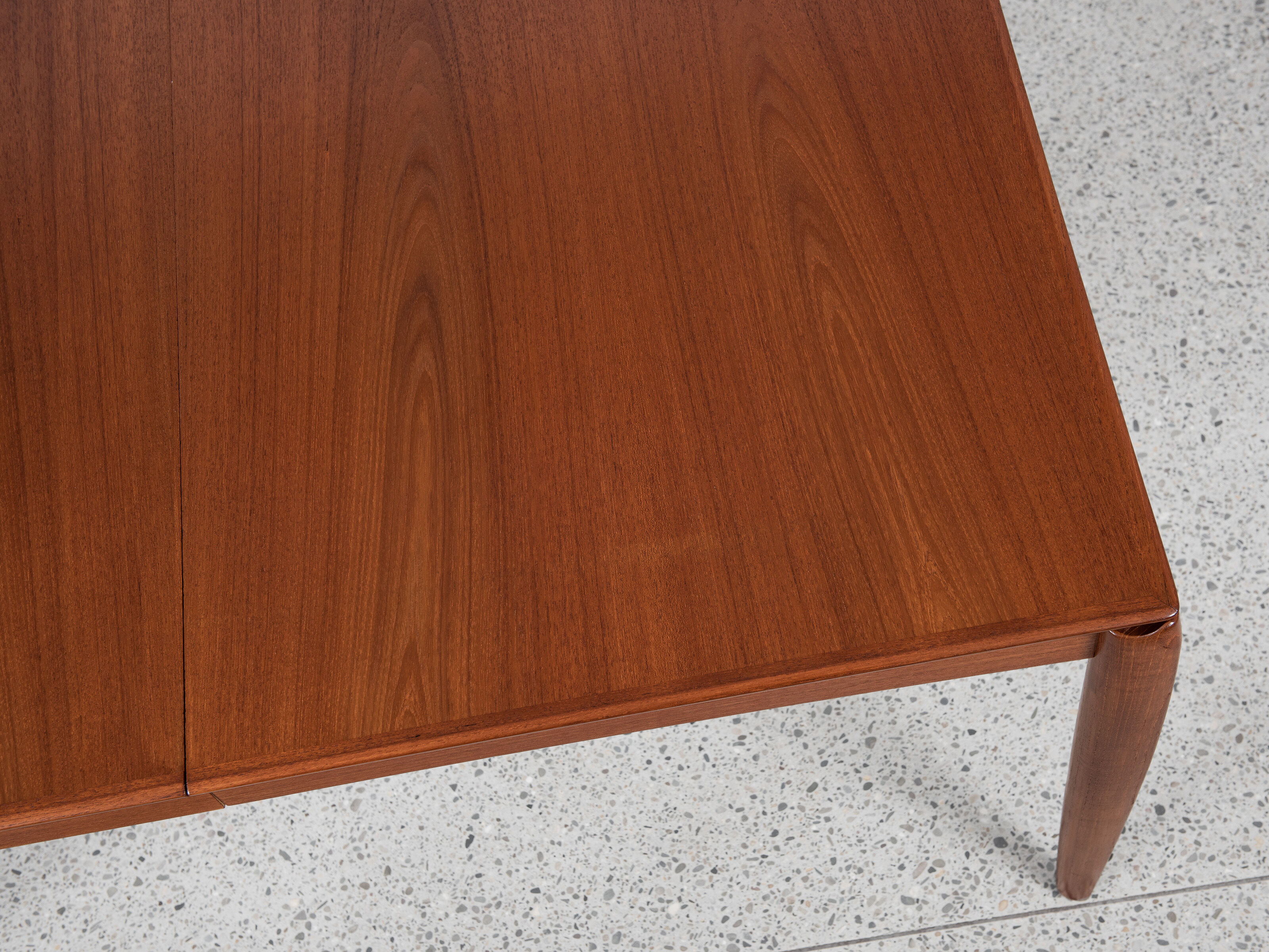 Table à manger danoise des années 1960 en teck par HW Klein pour Bramin
