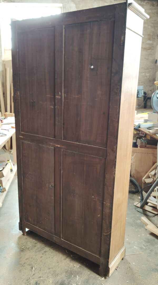 Ancienne armoire bibliothèque restaurée