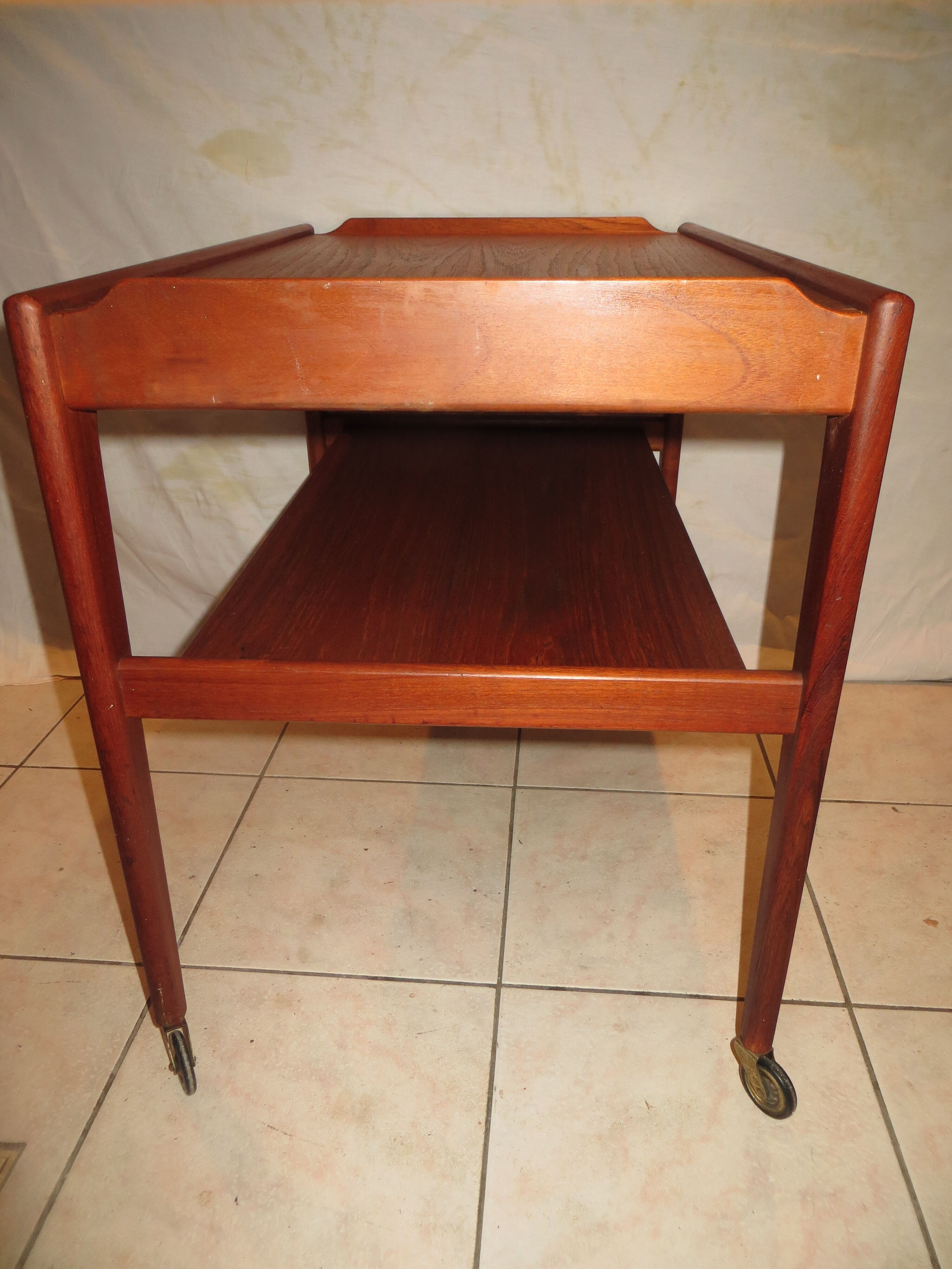 Desserte table roulante danoise en teck 1960