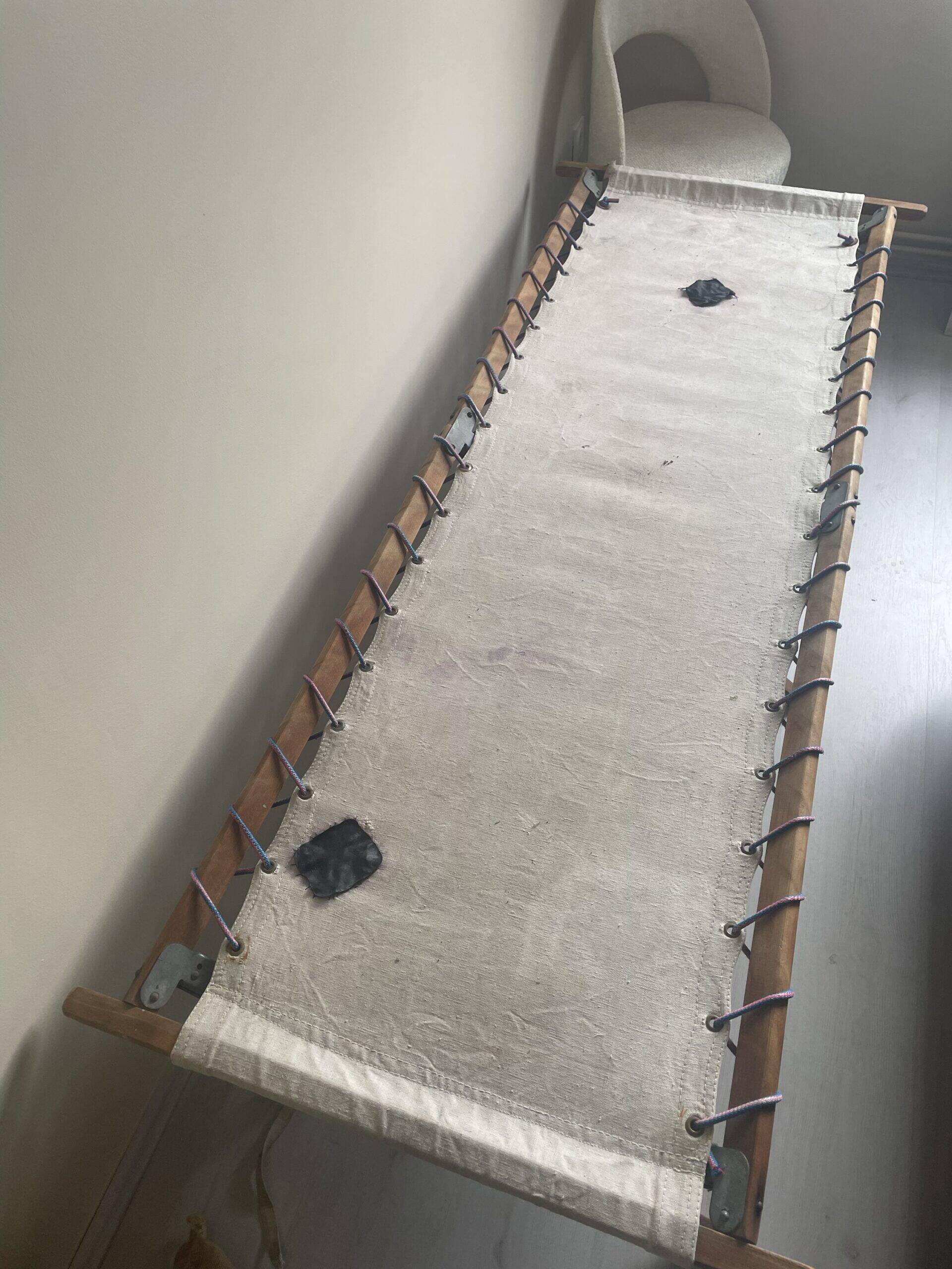 Camp bed / folding bed