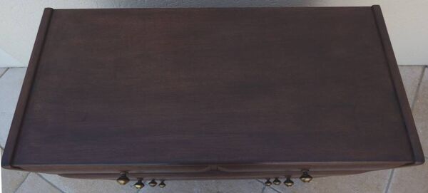 Commode ancienne années 50 à 5 tiroirs galbés montage à l’ancienne vintage et boutons laitons