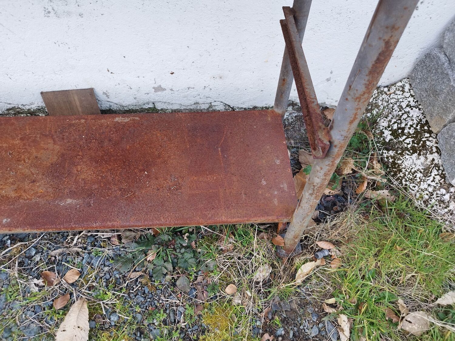 Iron workbench serving table