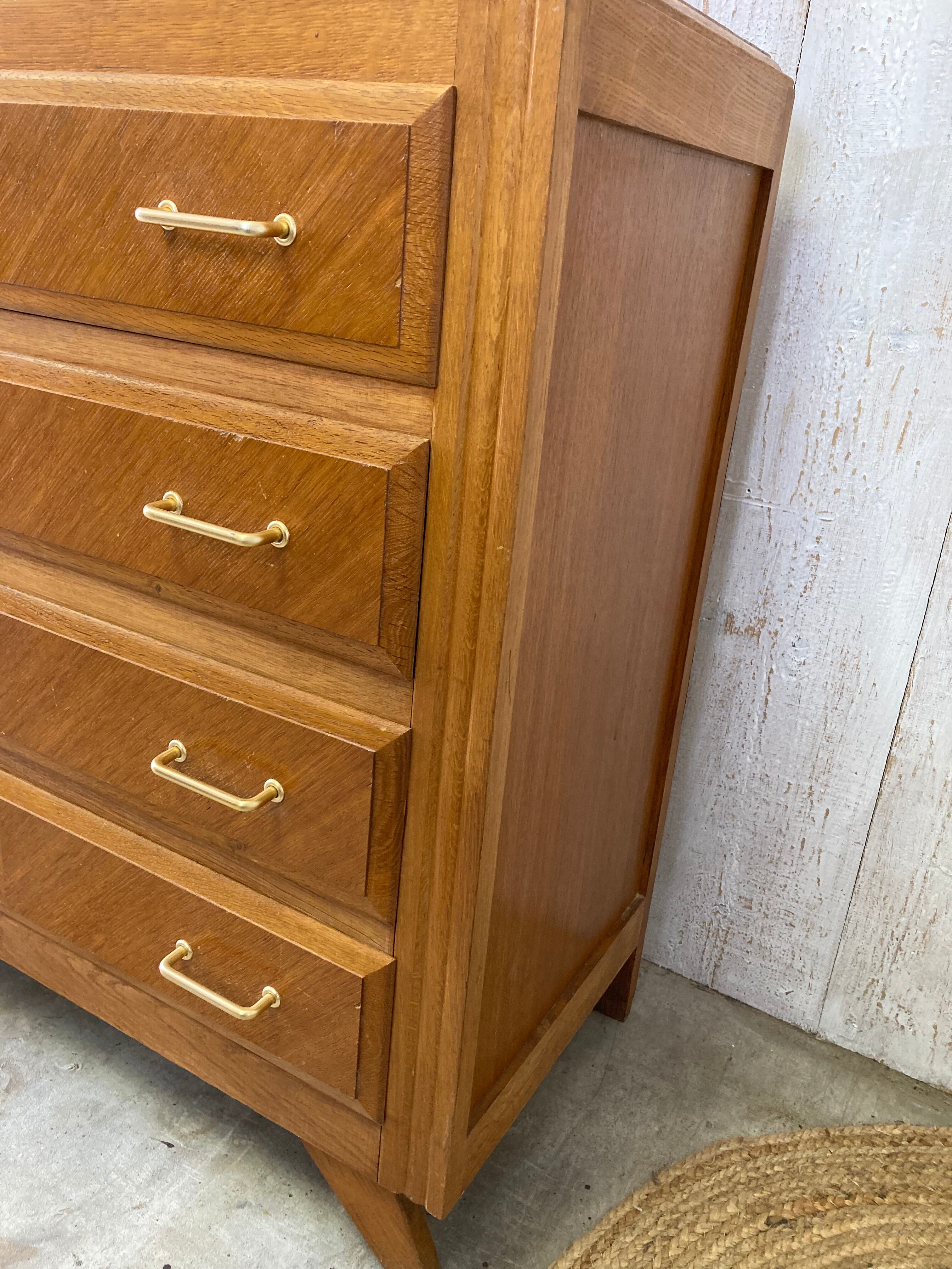 Commode vintage aux pieds compas