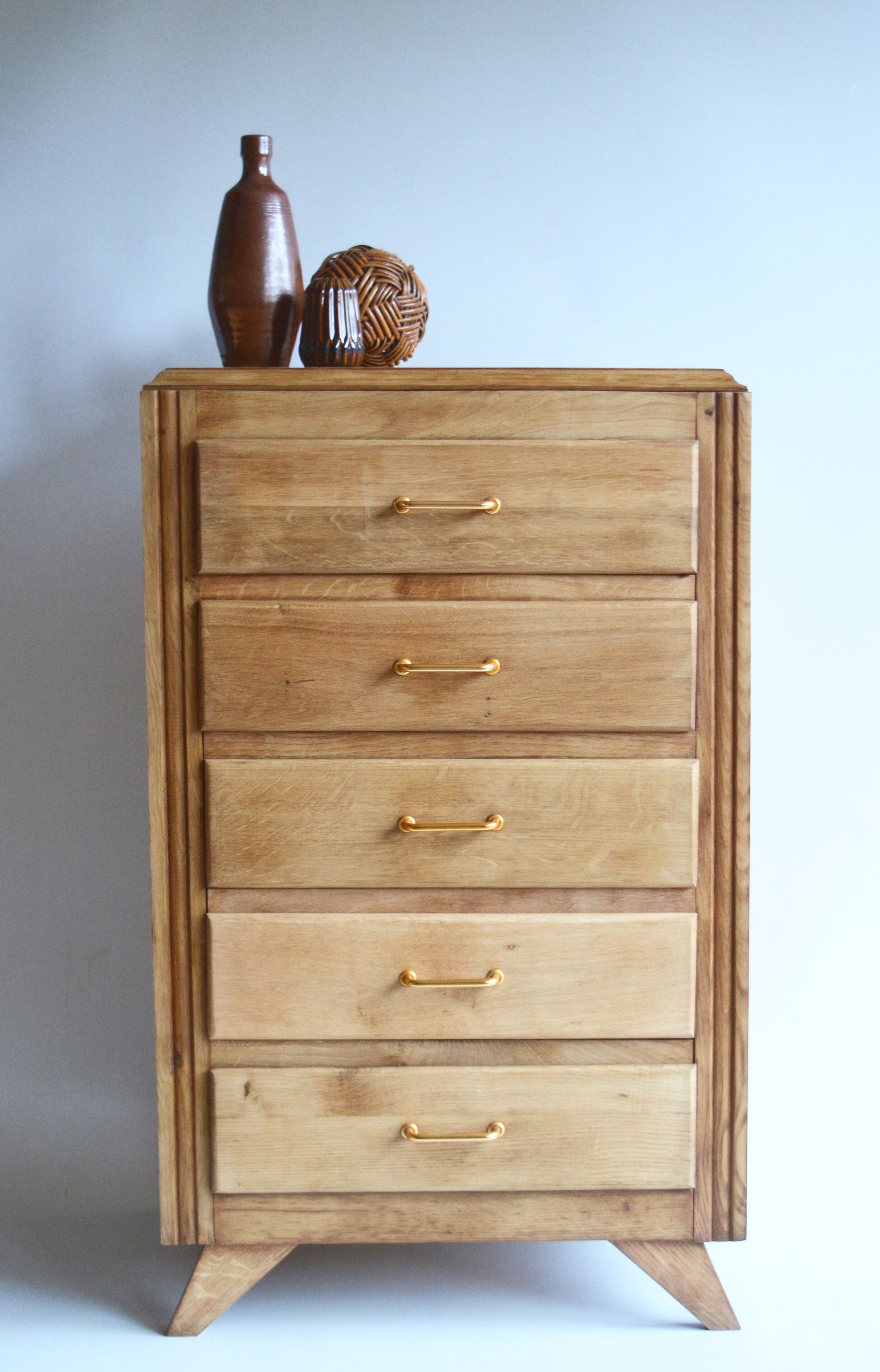 Chiffonier