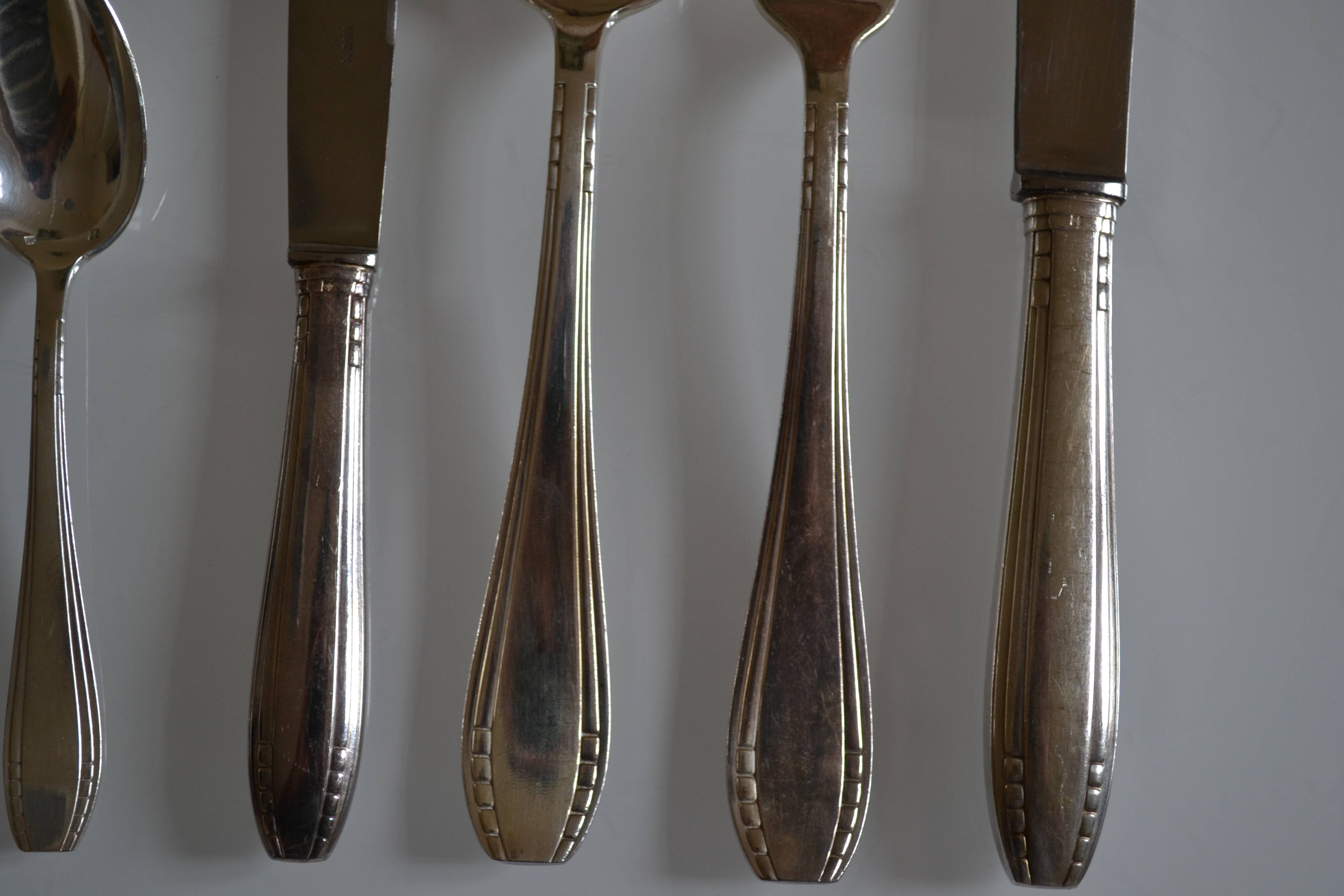 ANCIENNE MÉNAGÈRE EN argent métal argenté Christofle 62 pièces modèle