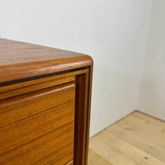 Petite commode en teck à trois tiroirs, Danemark 1960