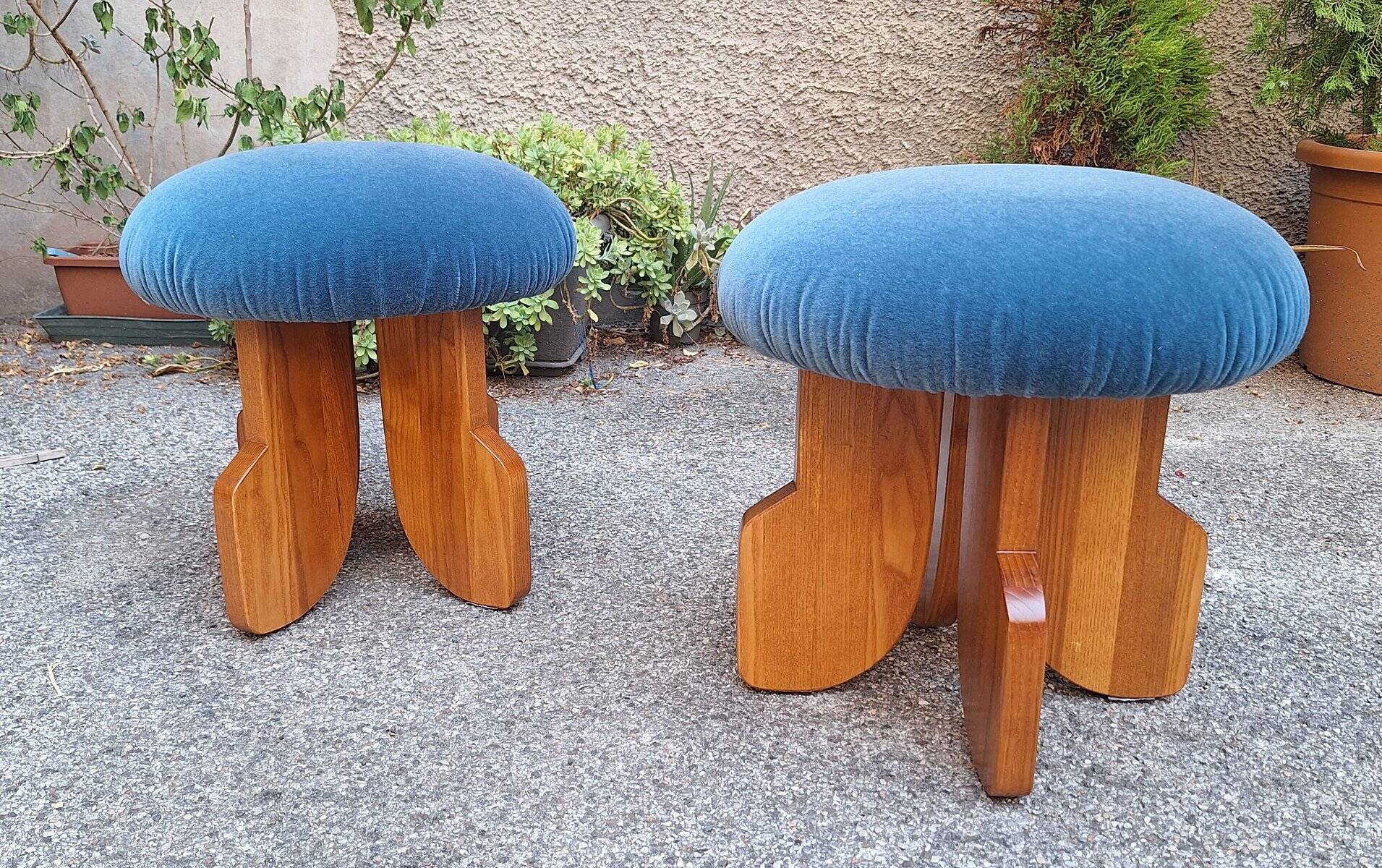 Modern Poufs in Light Wood and Blue Velvet Fabric from Artigianato Italiano, Set of 2