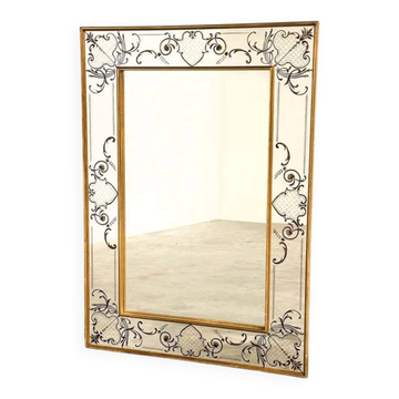 Grand miroir de bistrot français vintage avec décoration peinte à la main et cadre doré.