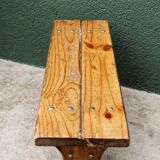 Small bench, pine steps