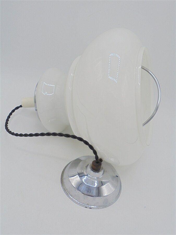 Suspension in opaline white