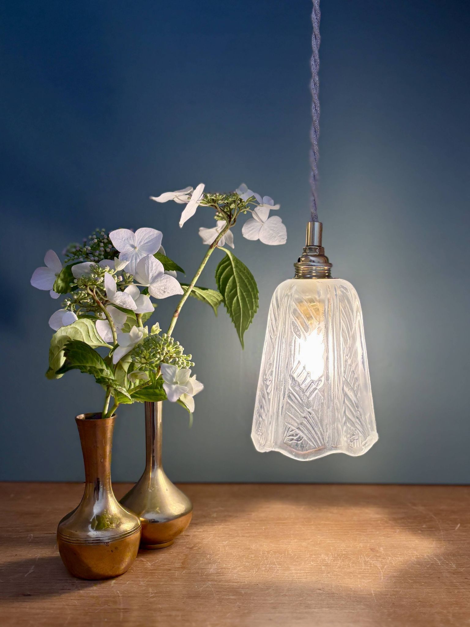 Vintage art deco frosted glass tulip pendant light