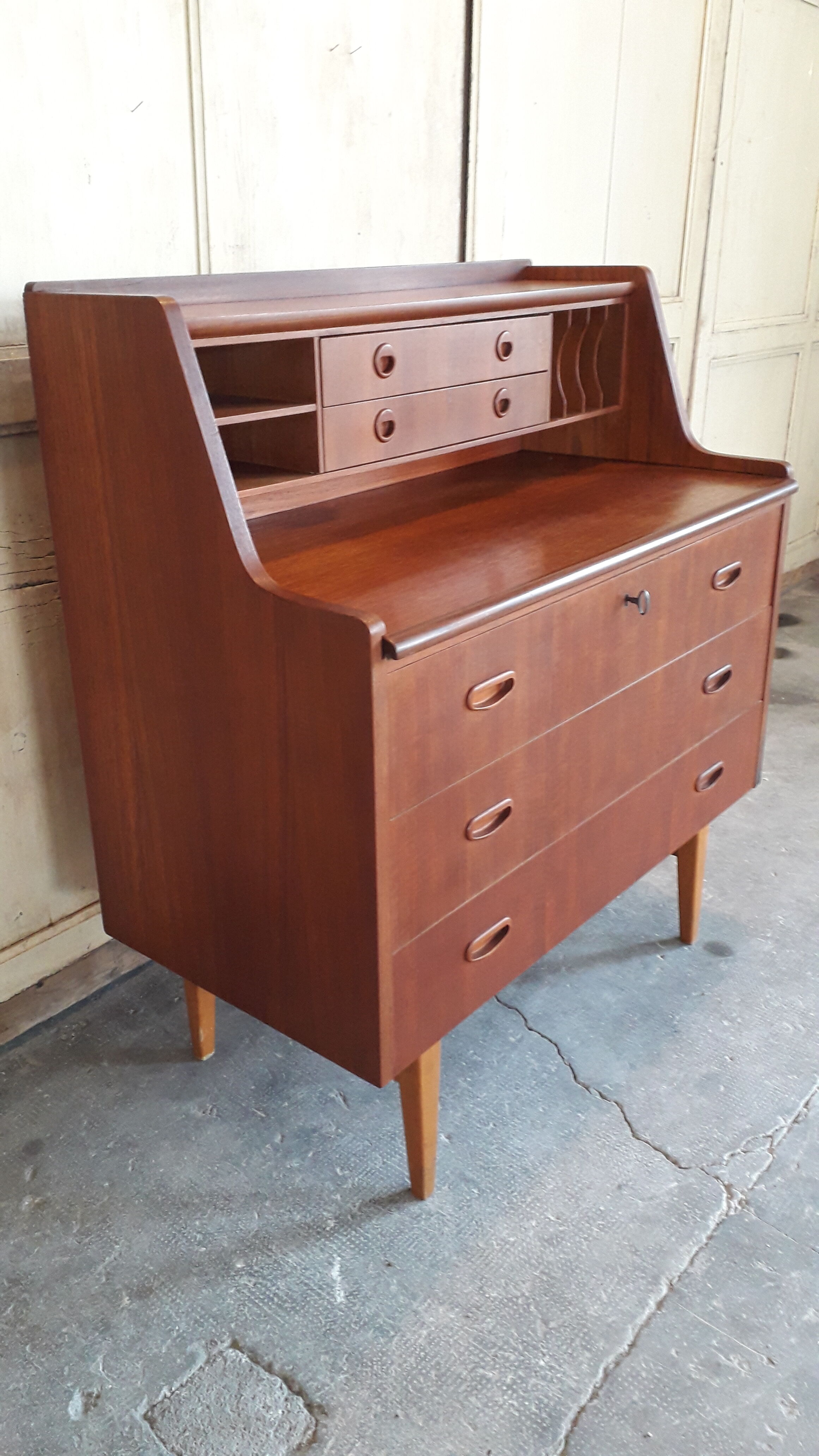 Secrétaire scandinave en teck