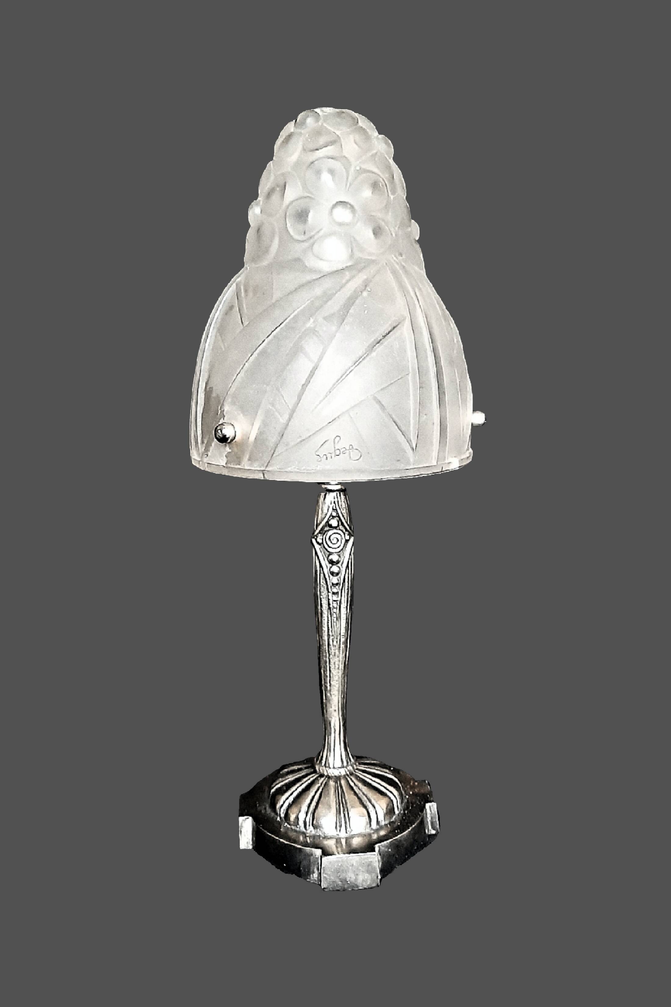 Degue art deco lamp