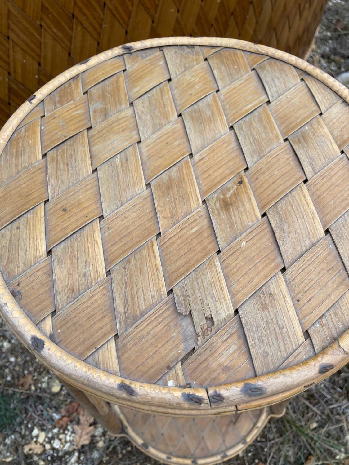 Bar et tabourets en rotin et châtaignier