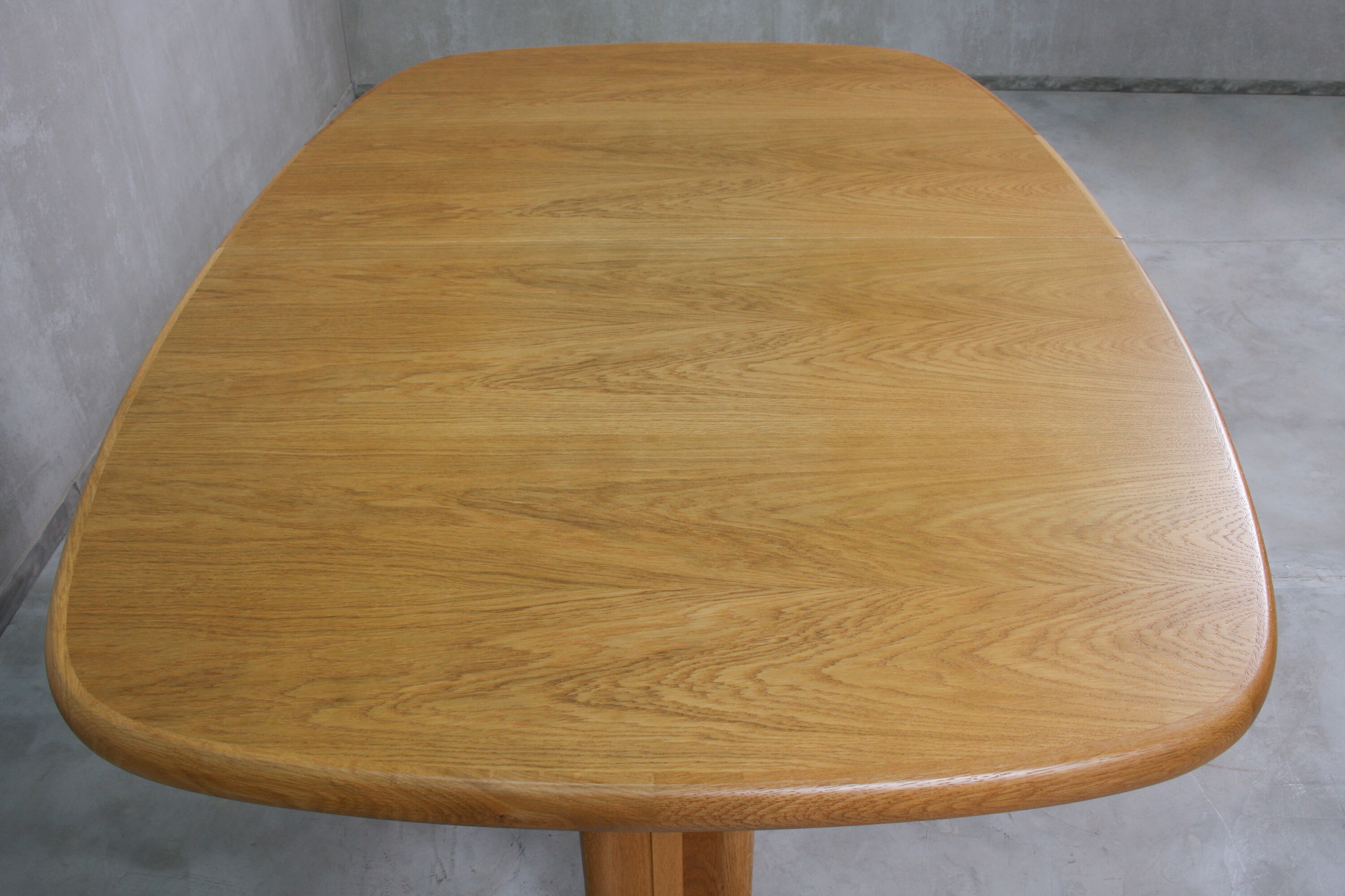 Table ovale en chêne du milieu du siècle de Skovby années 1970
